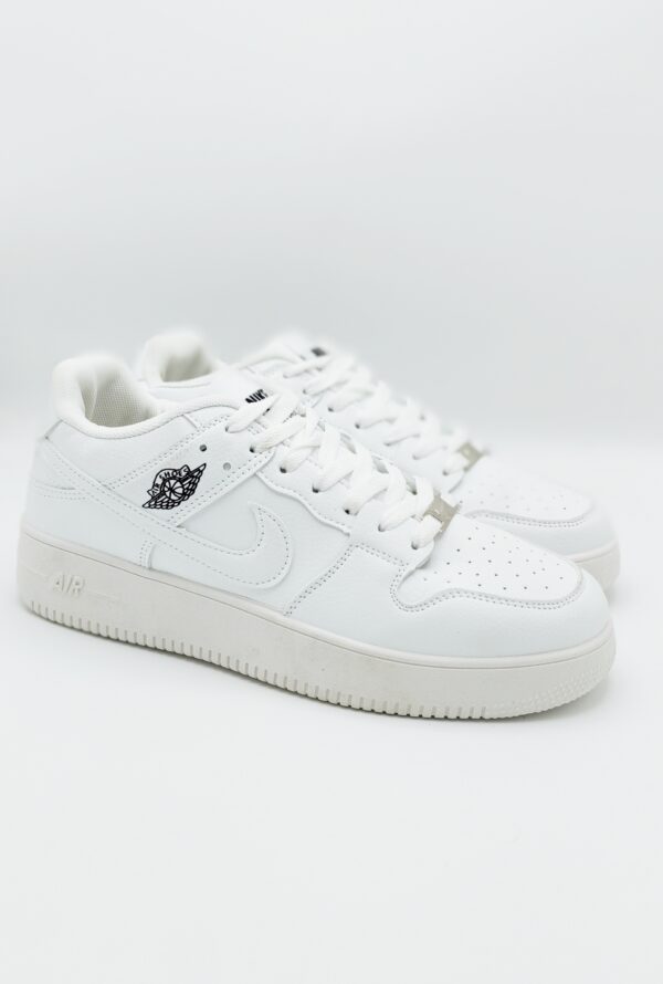 👟 Nike Air Force – White