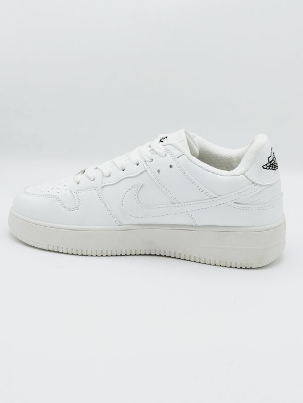 👟 Nike Air Force – White